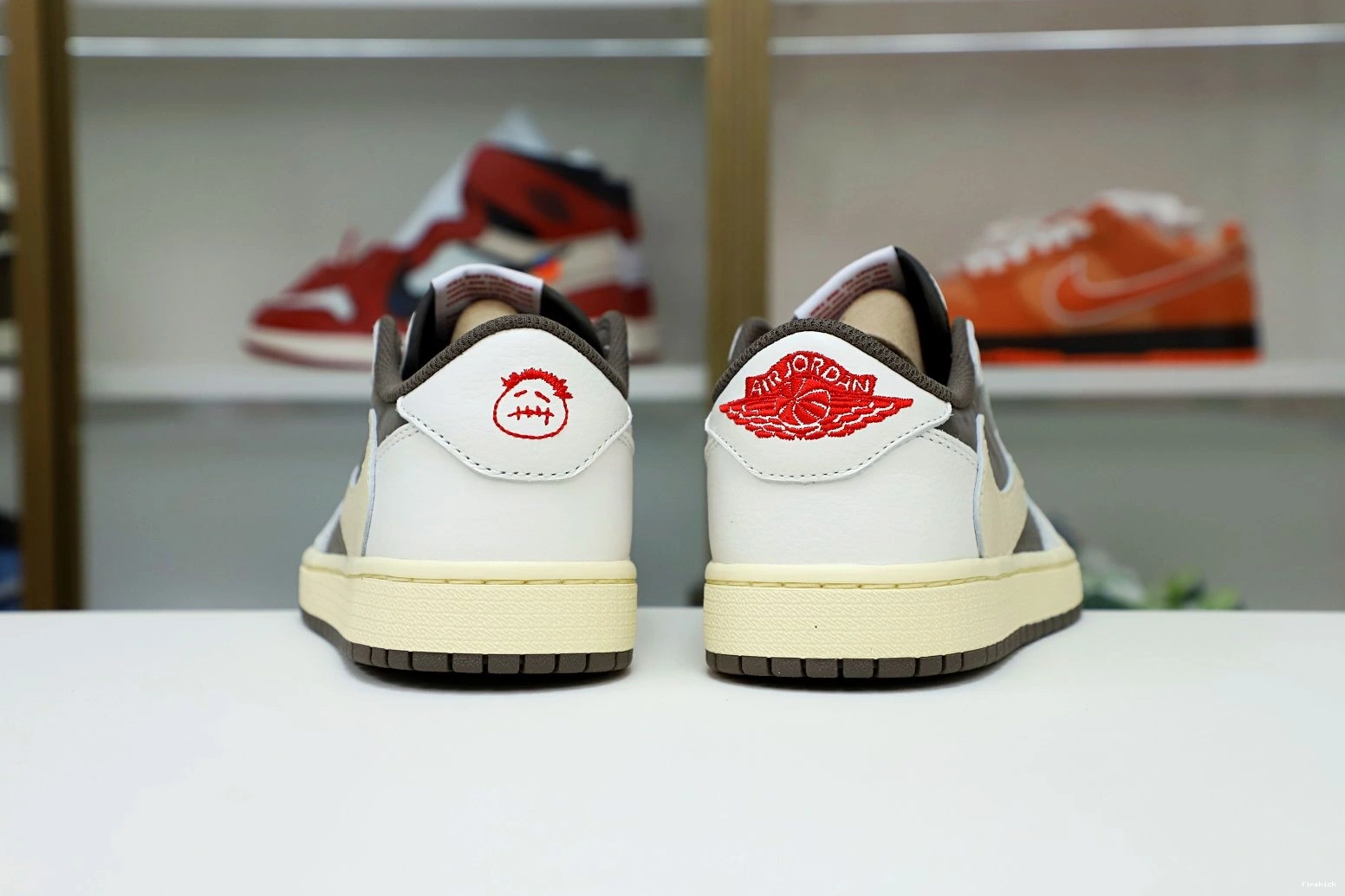 LOW OG SCOTT 1 AIR MOCHA REVERSE TRAVIS X JORDAN 0815